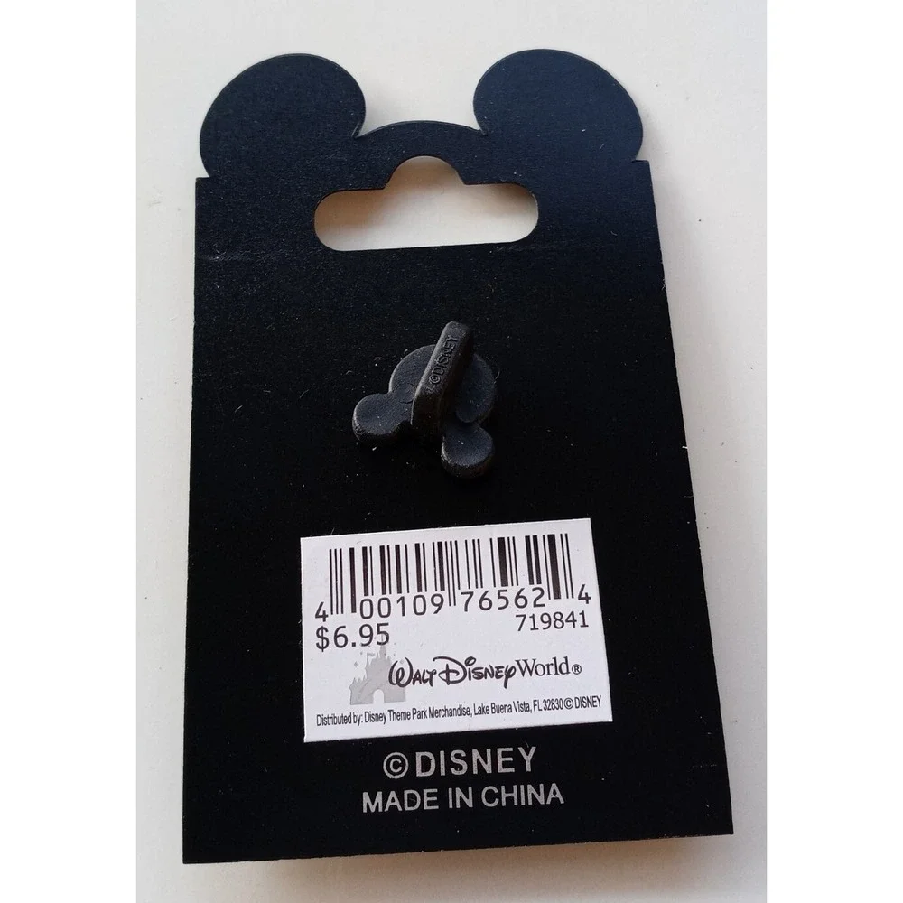 DISNEY PARKS VOTE FOR MICKEY RED WHITE BLUE ROUND PIN NEW